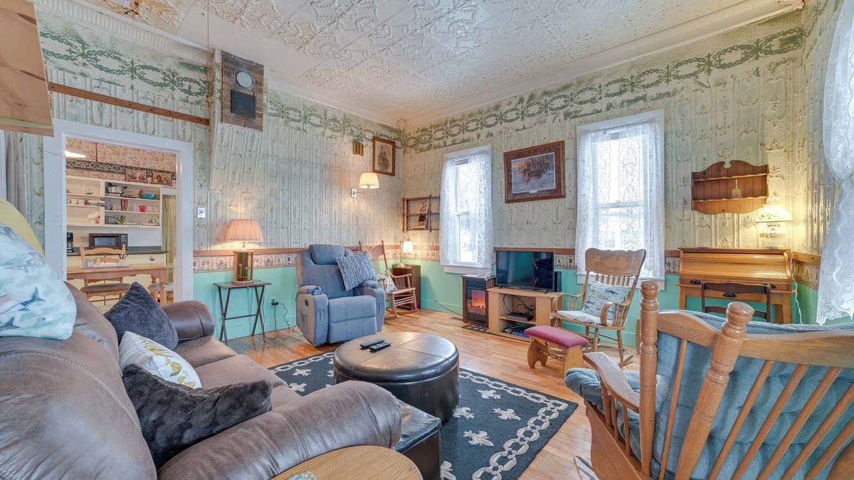Houghton Lake Apartment | Historic Houghton Lake Getaway Near Shoreline