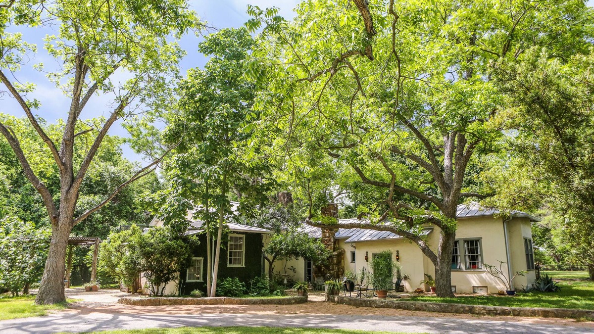 Southside House | Historic House on San Antonio River and Mission Trail next to Mission San Juan