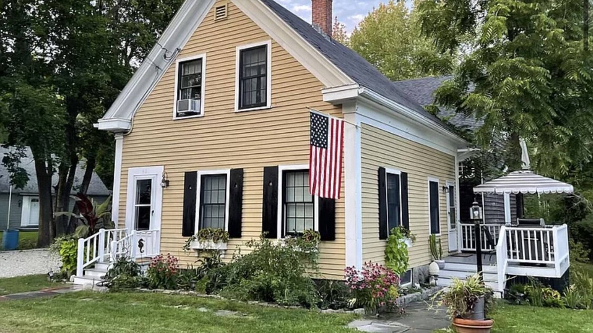 Kennebunkport House | Historic Kennebunkport home only 0.3 miles to Dock Square
