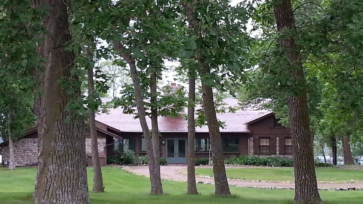 Frazee Cabin | Historic Lake LodgenRustic ElegancenModern ComfortnWaterfront OasisnPrivatennnn