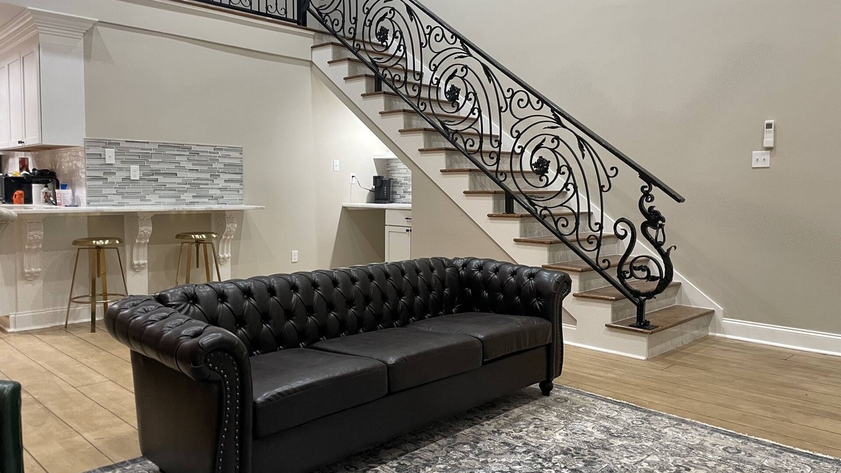 Rayne Apartment | Historic Loft apartment sleeps 6