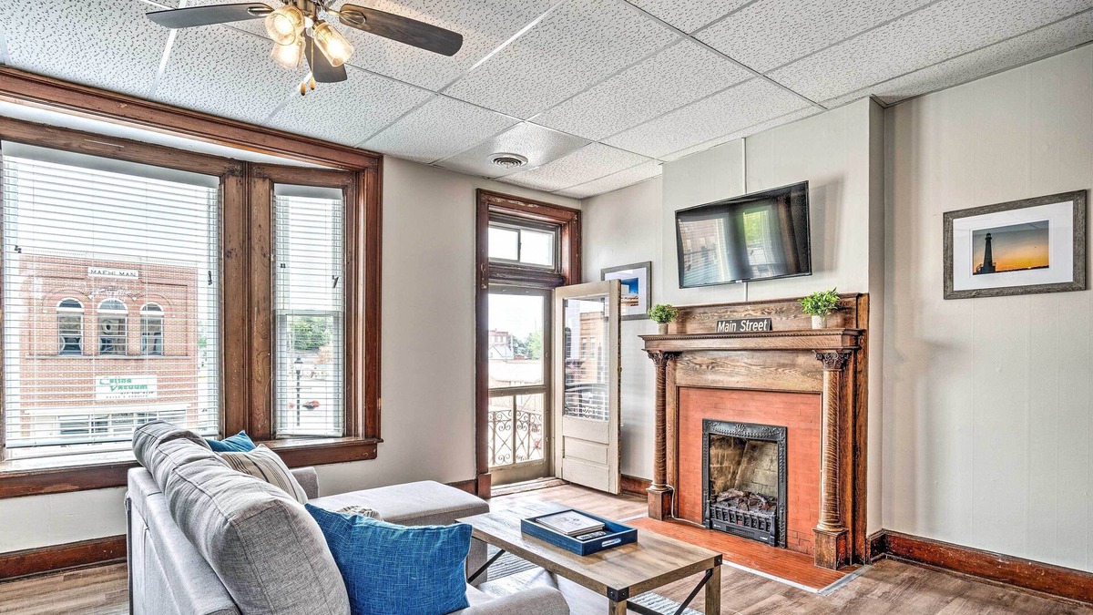Celina Apartment | Historic Loft Apartment in Downtown Celina!