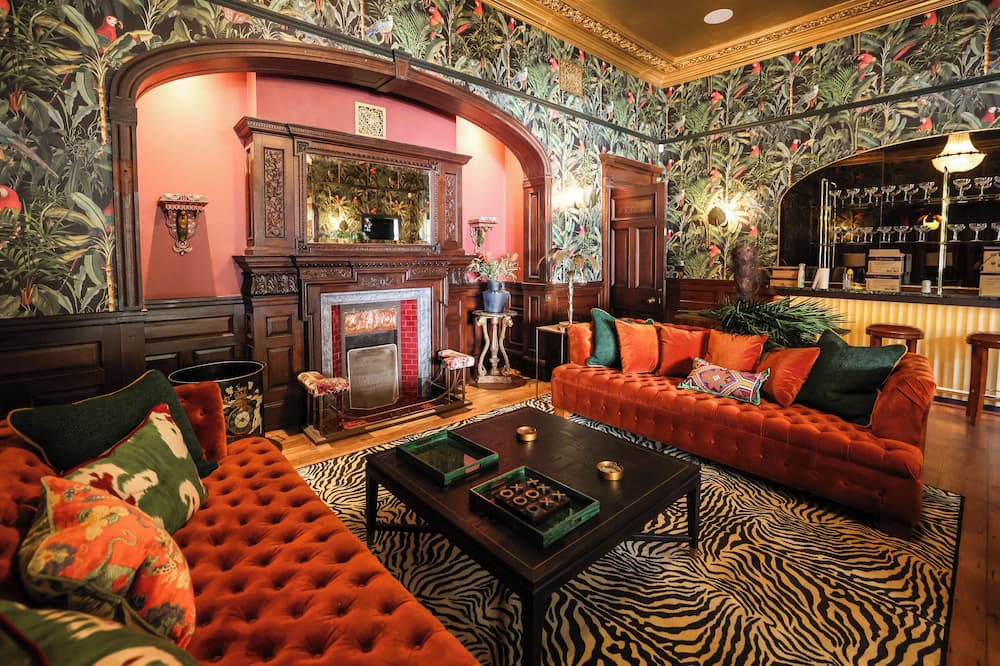 Menai Bridge House | Historic Manor that sleeps 20 with Sauna, Hot tub, Spa facilities, Games room, library, cinema room