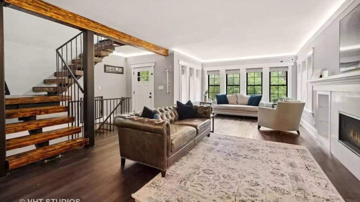 Ravenswood Manor House | Historic Masterpiece Home in Ravenswood Manor