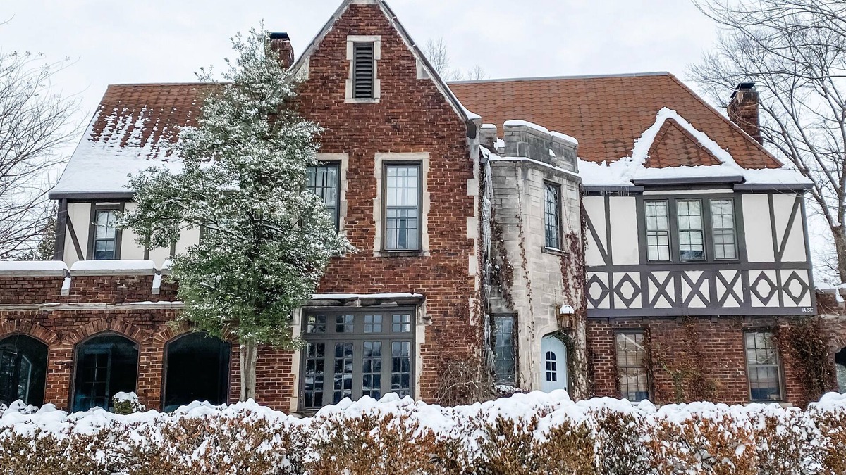 Central Gardens House | Historic Midtown Chateau + Guest House - Minutes from Everything