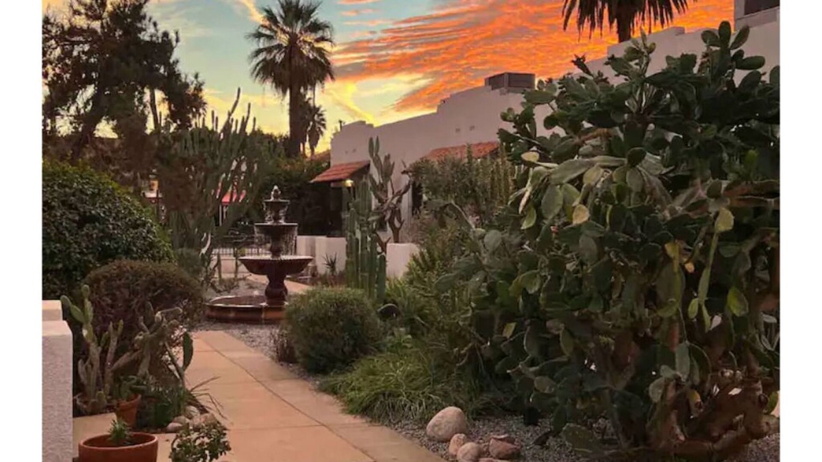 Downtown Riverside Apartment | Historic Mission Bungalows 2