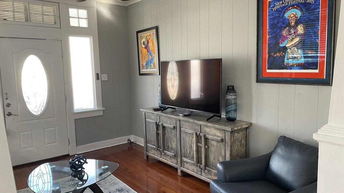 Mid-City House | Historic New Orleans Style Home with newly renovated kitchen/bath in Midcity