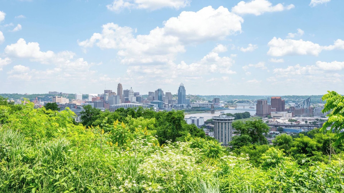 Park Hills House | Historic Park Hills Cottage – Walk to Devou Park, 10 Min to Downtown Cincinnati