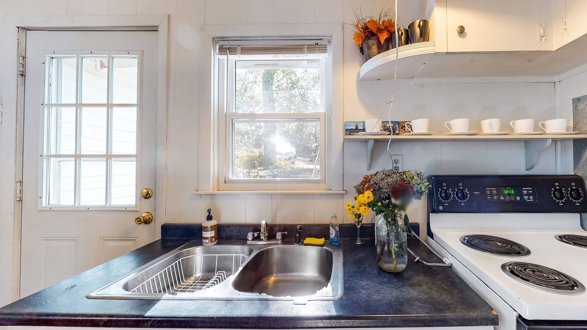 Plymouth House | Historic Plymouth Lakefront Home w/Fast WiFi, Lake Access, and Small Dock