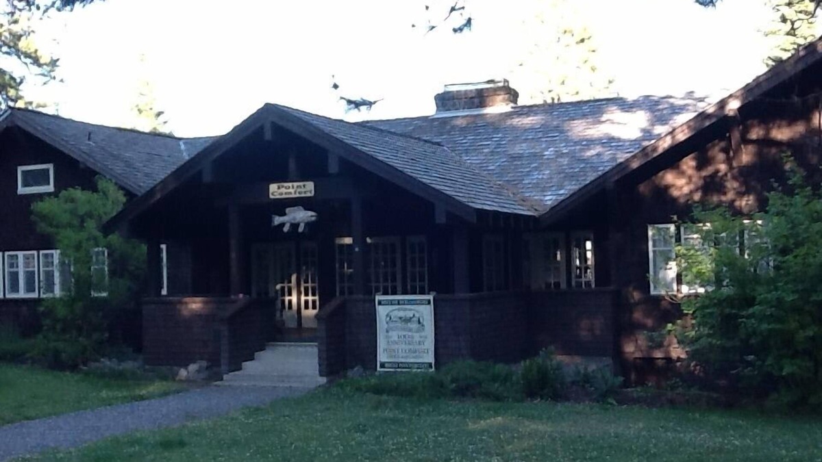 Downtown Klamath Falls Cabin | Historic Point Comfort Lodge on Upper Klamath Lake at Rocky Point