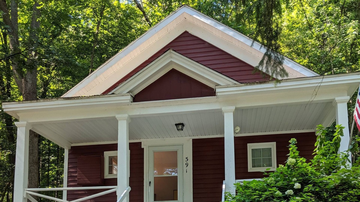 Fishs Eddy House | Historic schoolhouse - disconnect from technology
