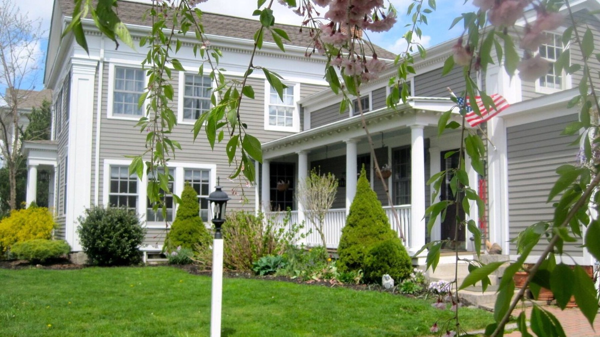 Mystic House | Historic Sea Captains Home in Downtown Mystic, Walk everywhere!