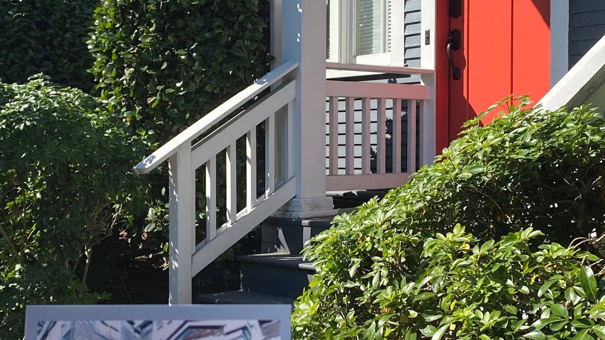 Madison Park House | Historic Seattle Charmer - Mini Madison Park Manor
