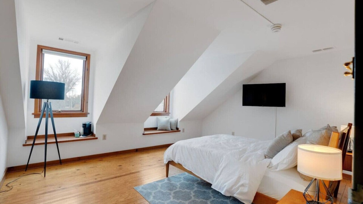 Cheyney Apartment | Historic Thornton Studio Retreat