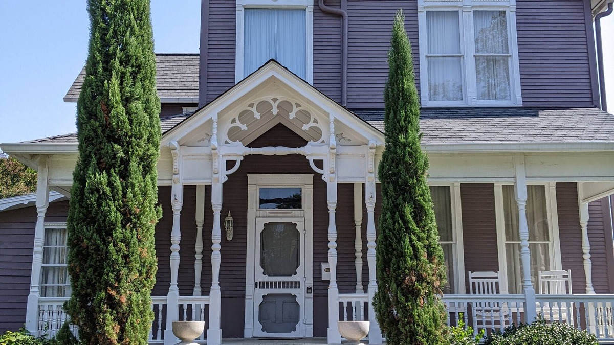 Florence House | Historic Victorian Home near UNA and Downtown