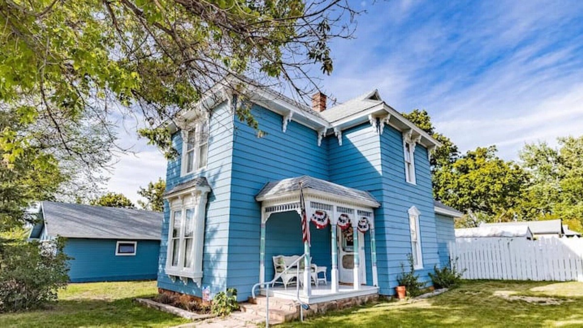 Williams House | HISTORIC VICTORIAN HOME - Walk 2 Rt 66 - HUGE YARD