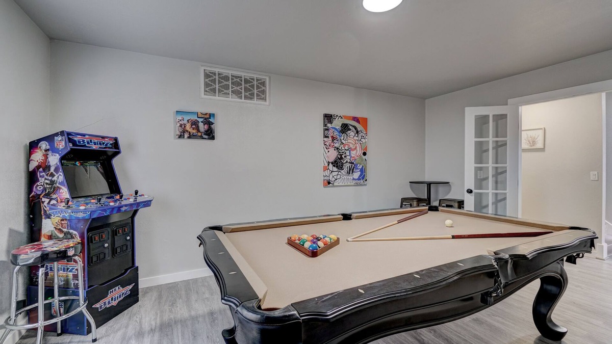 Oklahoma City House | Historic Villa🚶 2 min from Lake Hefner 🏊 Hot Tub 🎱 Pool Table 🐶 Pet Friendly