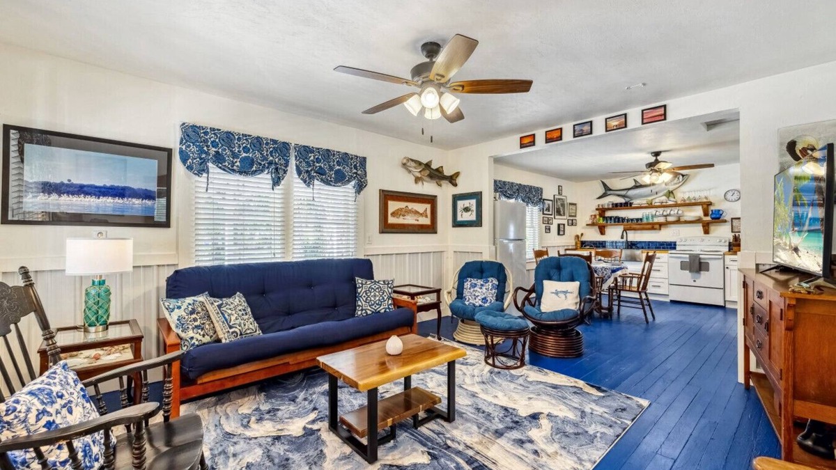 Cedar Key Cottage | Historic * Walkable * Downtown * Boat Parking * Fire Pit