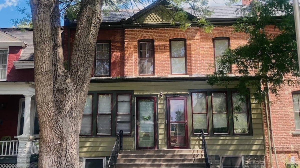 Pullman House | Historic Worker's Cottage with Vintage Charm Monthly Rental