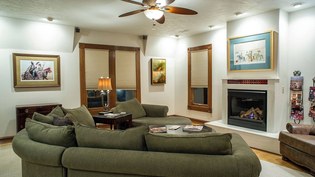 Pendleton House | Historical home located in downtown Pendleton's eight block sites and eateries.