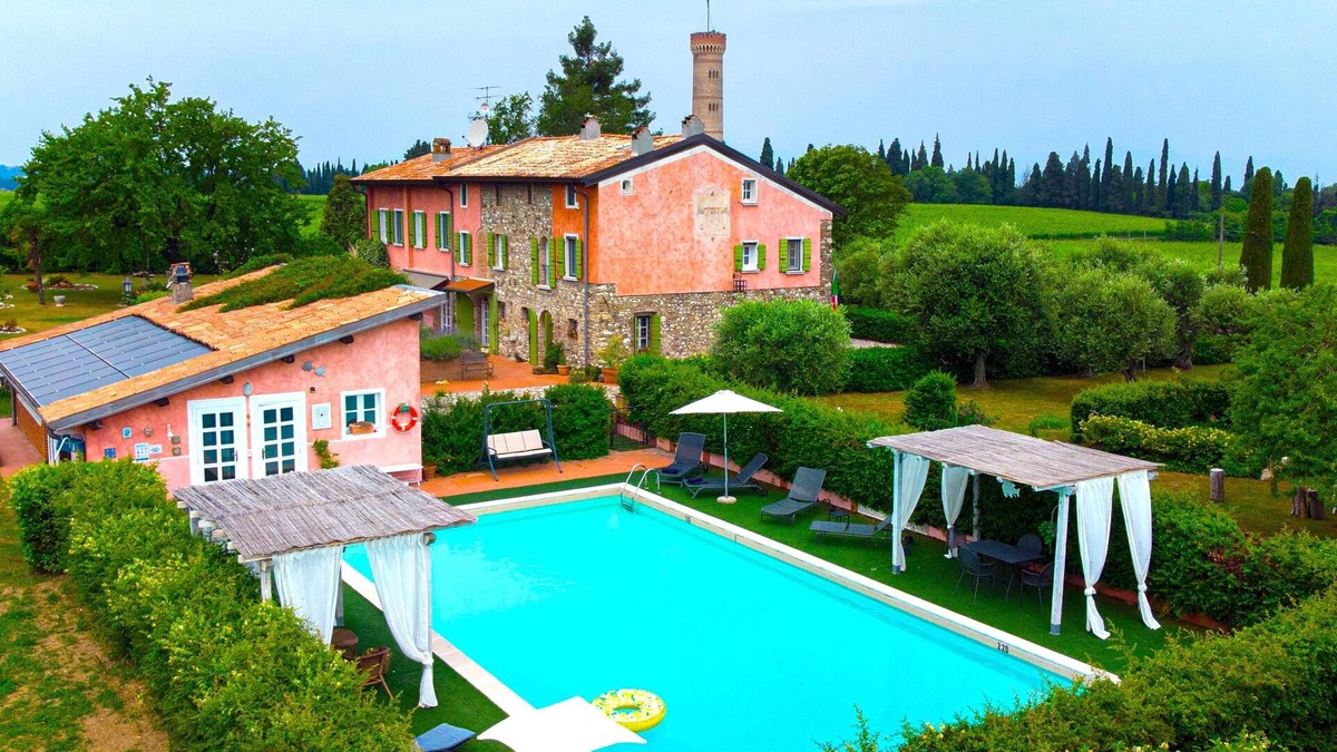 San Benedetto di Lugana Villa | Historical overlooking Lake Garda Villa with private park and swimming pool.