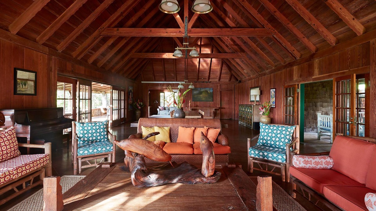 Kaunakakai House | Historical lodge at Pu'u O Hoku Ranch! Outdoor pool and farm-to-table meals!