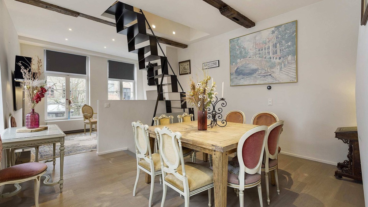 Historical Center Bruges House | Historical Mansion with unique Canal View