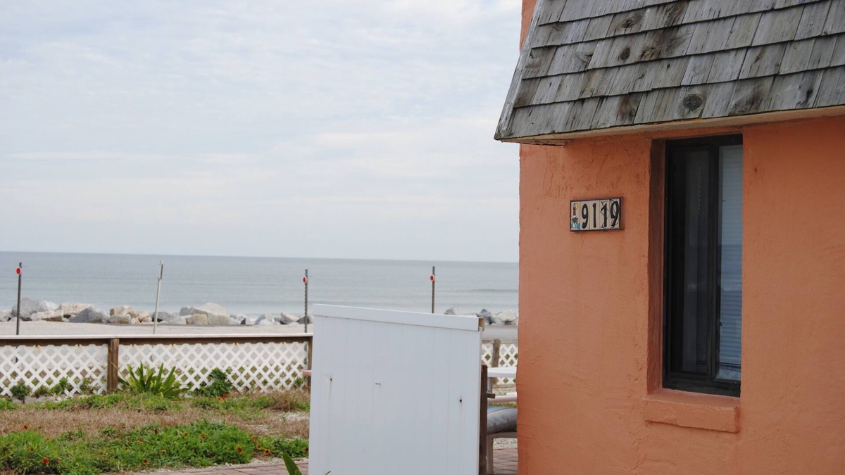St. Augustine Cottage | Historical OCEANFRONT COTTAGE located on a semi-private beach in Summerhaven.