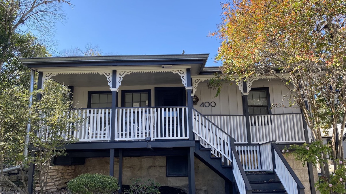 Boerne House | Historical property directly on Main St in Boerne