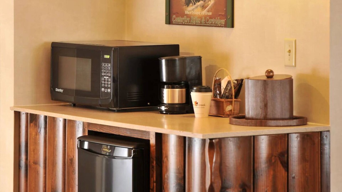 St. Joseph Hotel | Historical Stays with Modern Amenities & River Trail Access