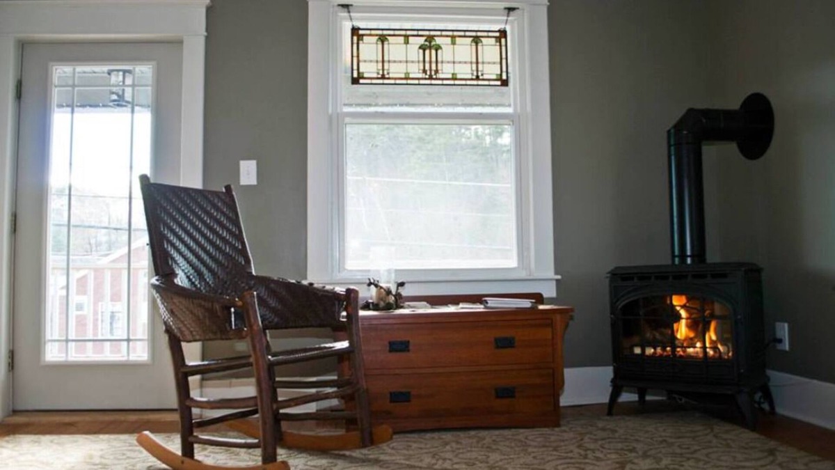 North Creek Apartment | Historically Restored 1800's Dr.'s Residence Overlooking The Hudson River