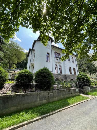 Podbrezova Villa | Historická vila Dom hostí