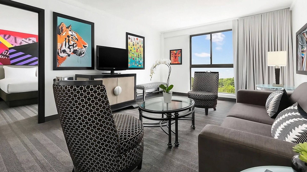 Lower Allston Hotel | History and Culture! Short Drive to TD Garden, Parking
