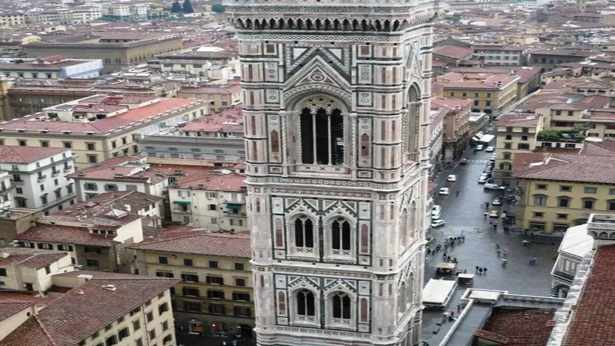 Duomo Apartment | HISTORY AT YOUR DOORWAY-OPPOSITE ST JOHN BAPTISTERY