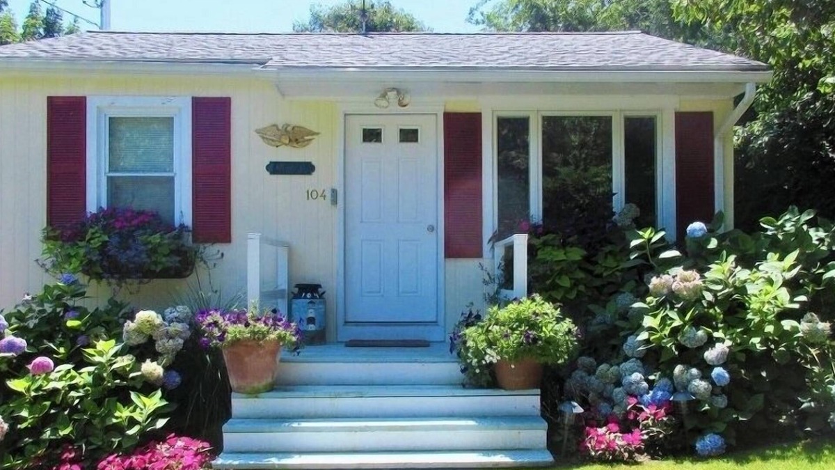 Montauk Cottage | Hither Hills 2BR Montauk Cottage - walk to beach!