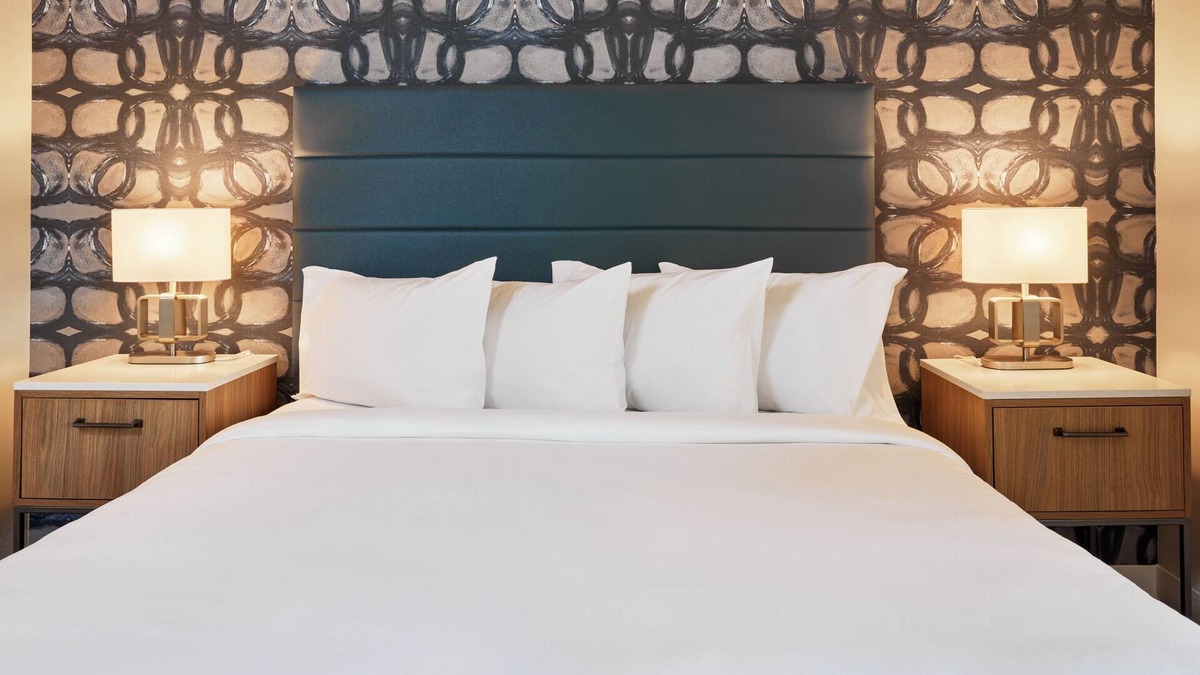 Southwest Raleigh Hotel | Hive House