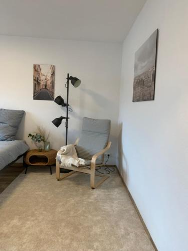 Sindelfingen Apartment | HMS16 - 1 Zimmer ApartmentI I max 2 Personen I ab 5 Nächte I S-Bahn I Mercedes Benz I Balkon I Küche I Bad