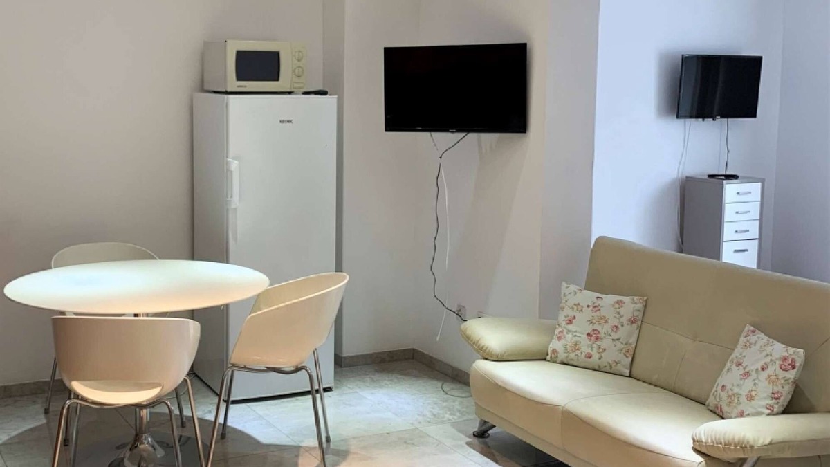 Spich Apartment | HÖ01 large apartment with dryer and washing machine