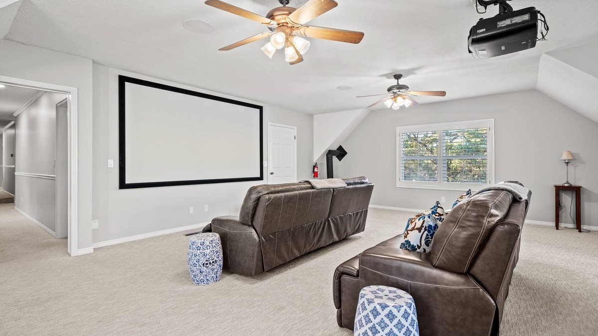 Layton House | Hobbs Mill | Theatre | Ping Pong | Pet-Friendly