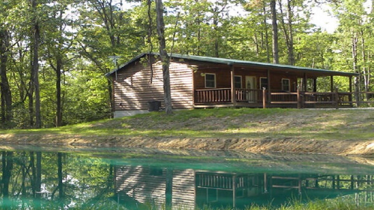 Rockbridge Cabin | Hocking hills backwoods retreat -Whispering Winds