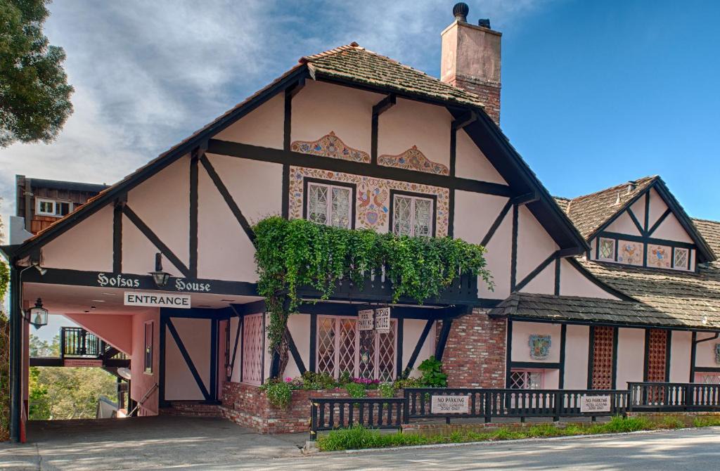 Northwest Carmel Hotel | Hofsas House Hotel