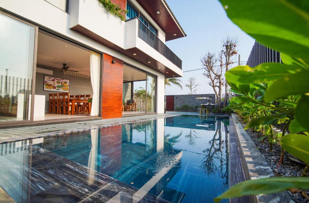 Cua Đai Villa | Hola Villa 2 by Ovui