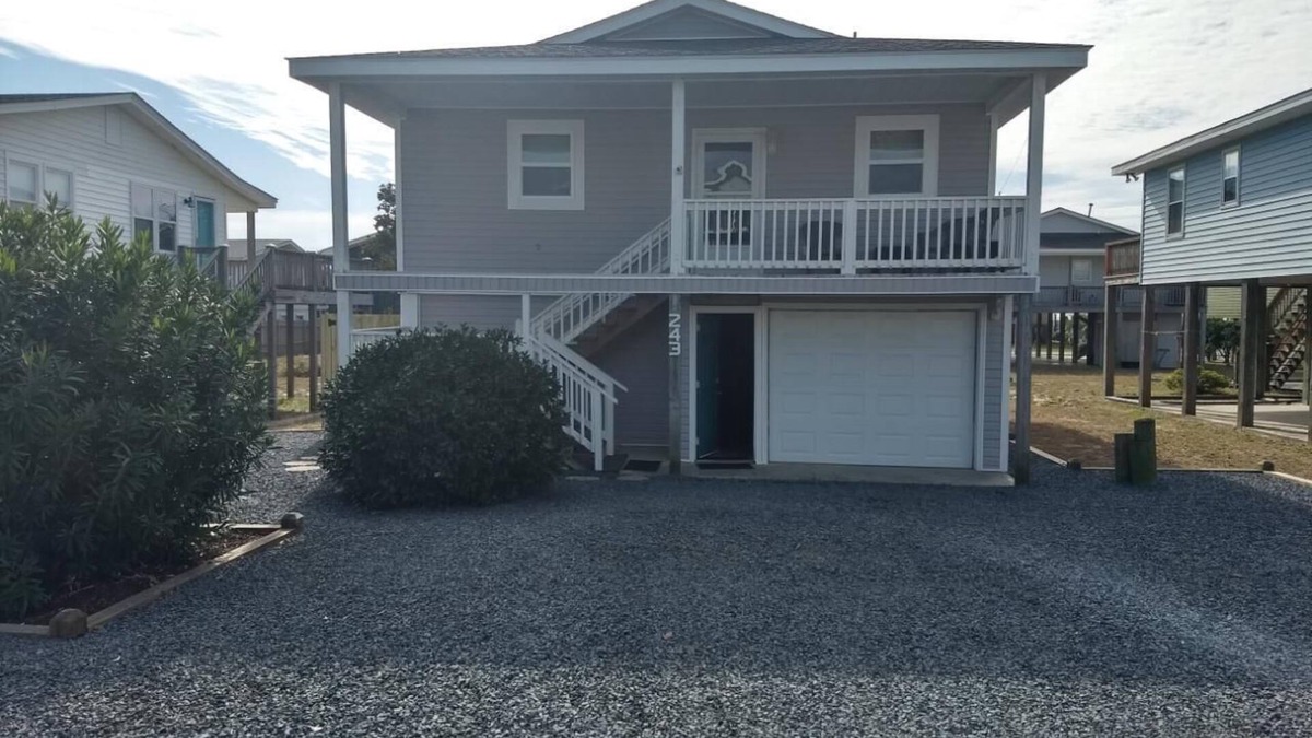 Holden Beach House | Holden Beach House/Short 5 minute walk to Beach/Perfect Family Vacation Home