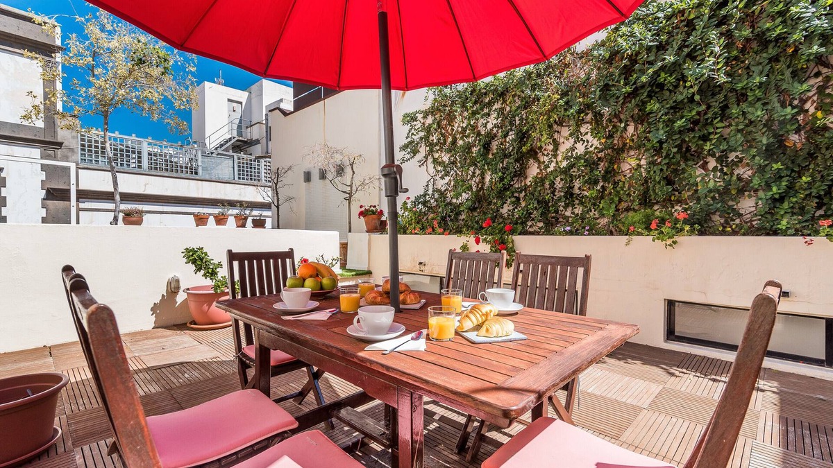 Vegueta House | Holiday Home 'Santa Barbara Vegueta' with Balcony and Wi-Fi