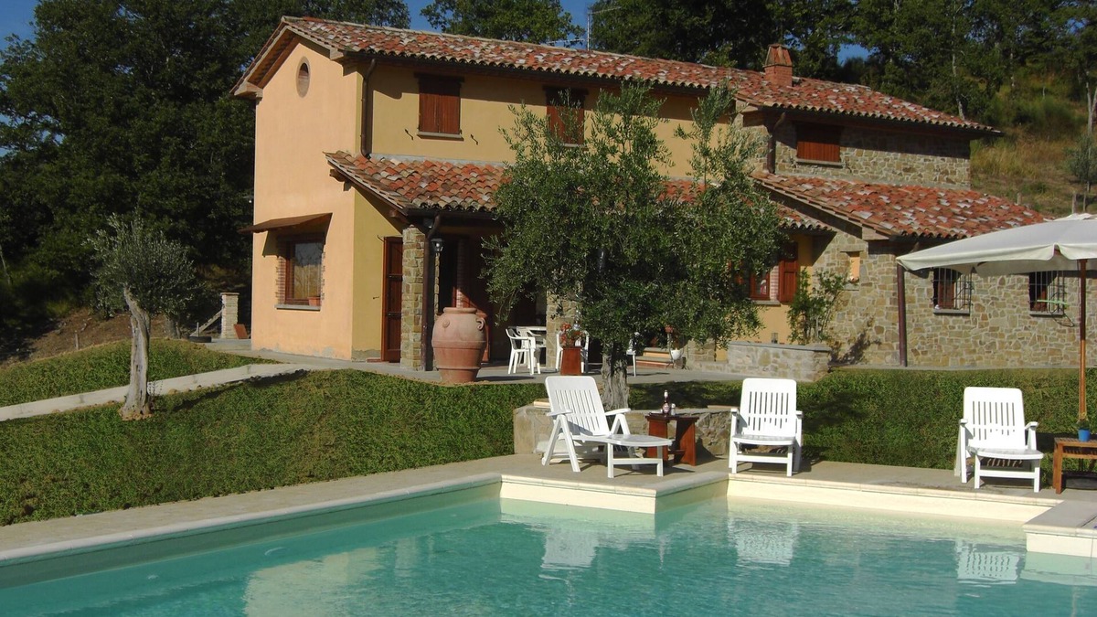 Monte Santa Maria Tiberina Villa | Holiday House Col di Fabbri 8 people, 4 bedrooms, private pool