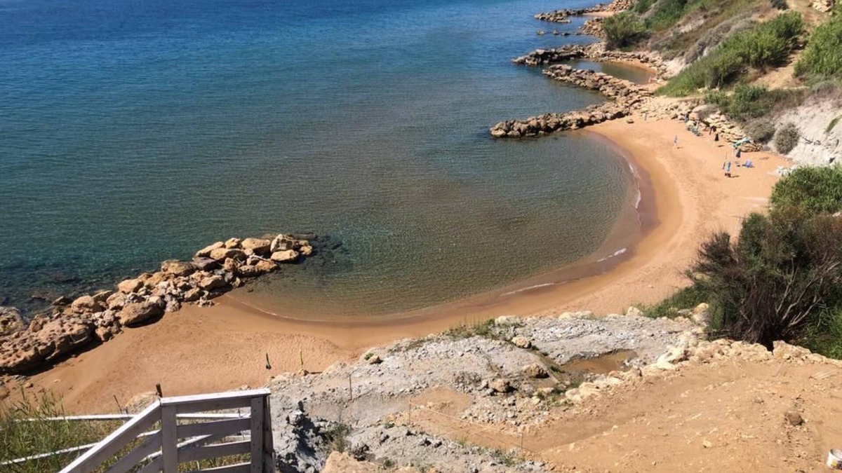 Isola di Capo Rizzuto Apartment | Holiday Apartment "Capo Rizzuto 2" with Sea View, Private Terrace & Wi-Fi