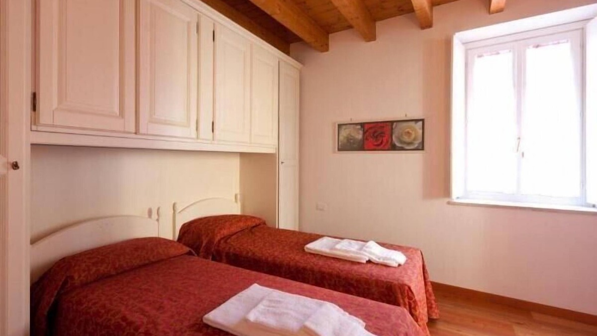 San Felice del Benaco Apartment | Holiday apartment San Felice del Benaco for 1 - 5 persons with 2 bedrooms - Holiday apartment in one