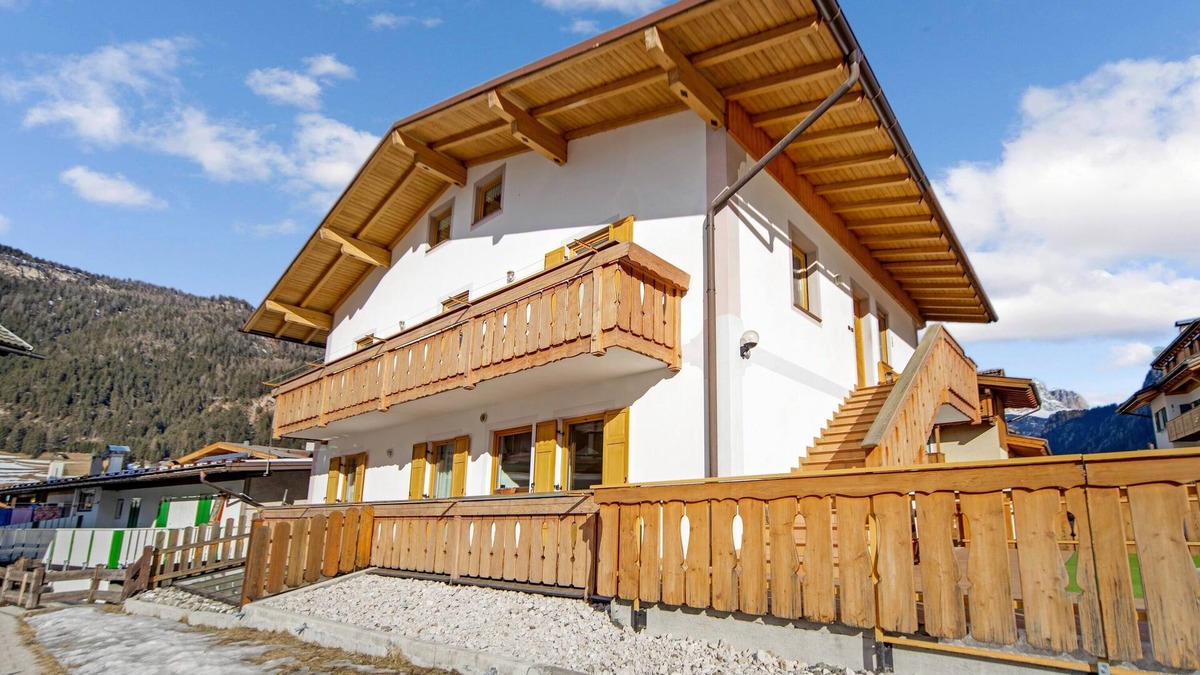 San Giovanni di Fassa Apartment | Holiday Apartment "Aloch" with Wi-Fi & Mountain View