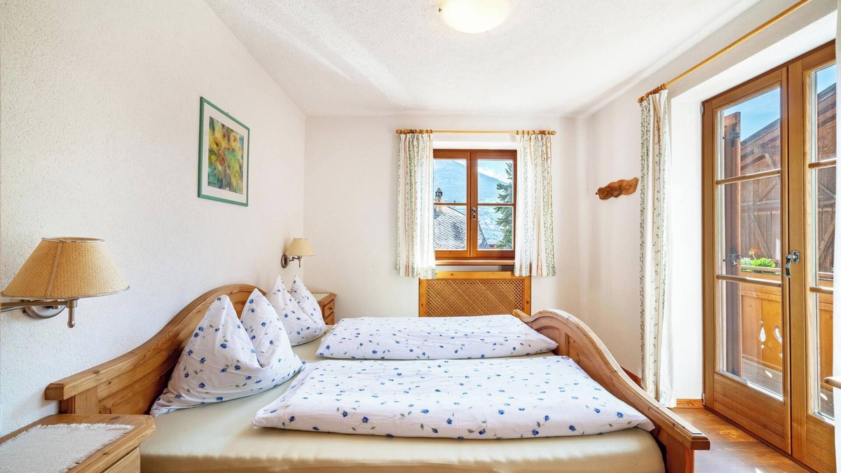 Montechiaro Apartment | Holiday Apartment "Hof am Schloss Enzian" with Mountain View and Wi-Fi
