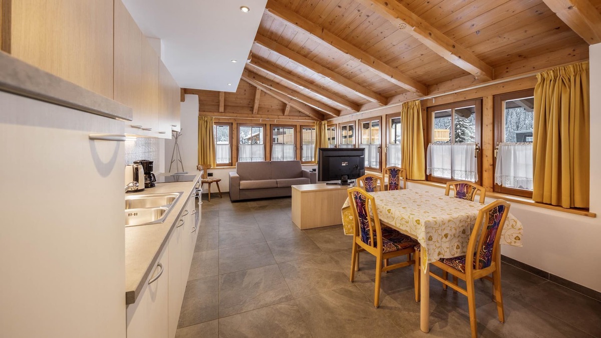 Campitello di Fassa Apartment | Holiday Apartment “Appartamenti Stefan Soreie” with Mountain View